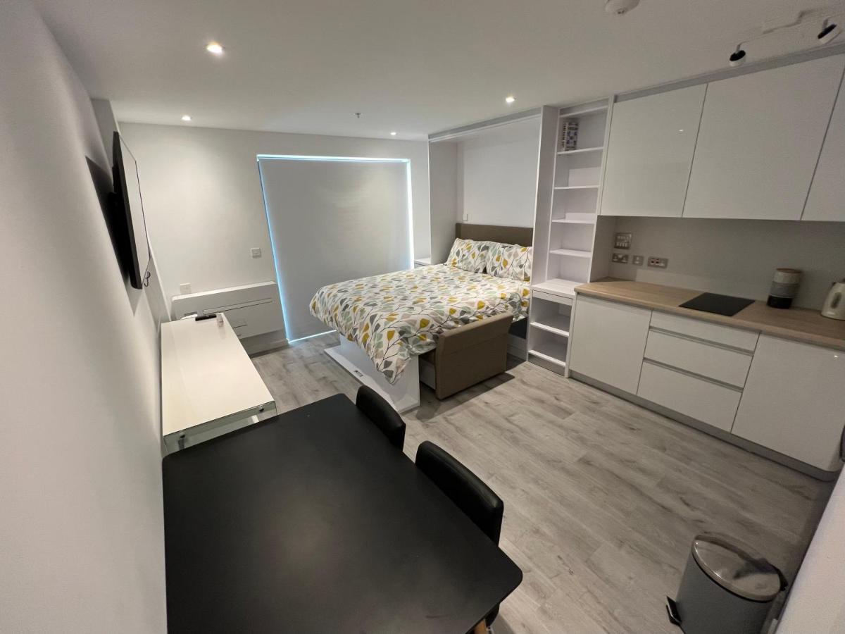 Modern Studio Apartment In Gibraltar - The Hub Экстерьер фото