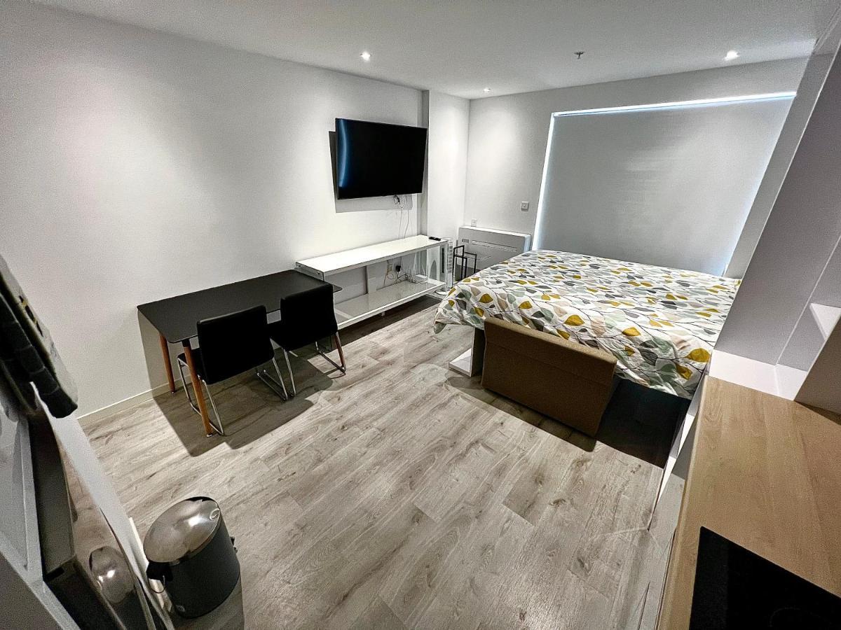 Modern Studio Apartment In Gibraltar - The Hub Экстерьер фото