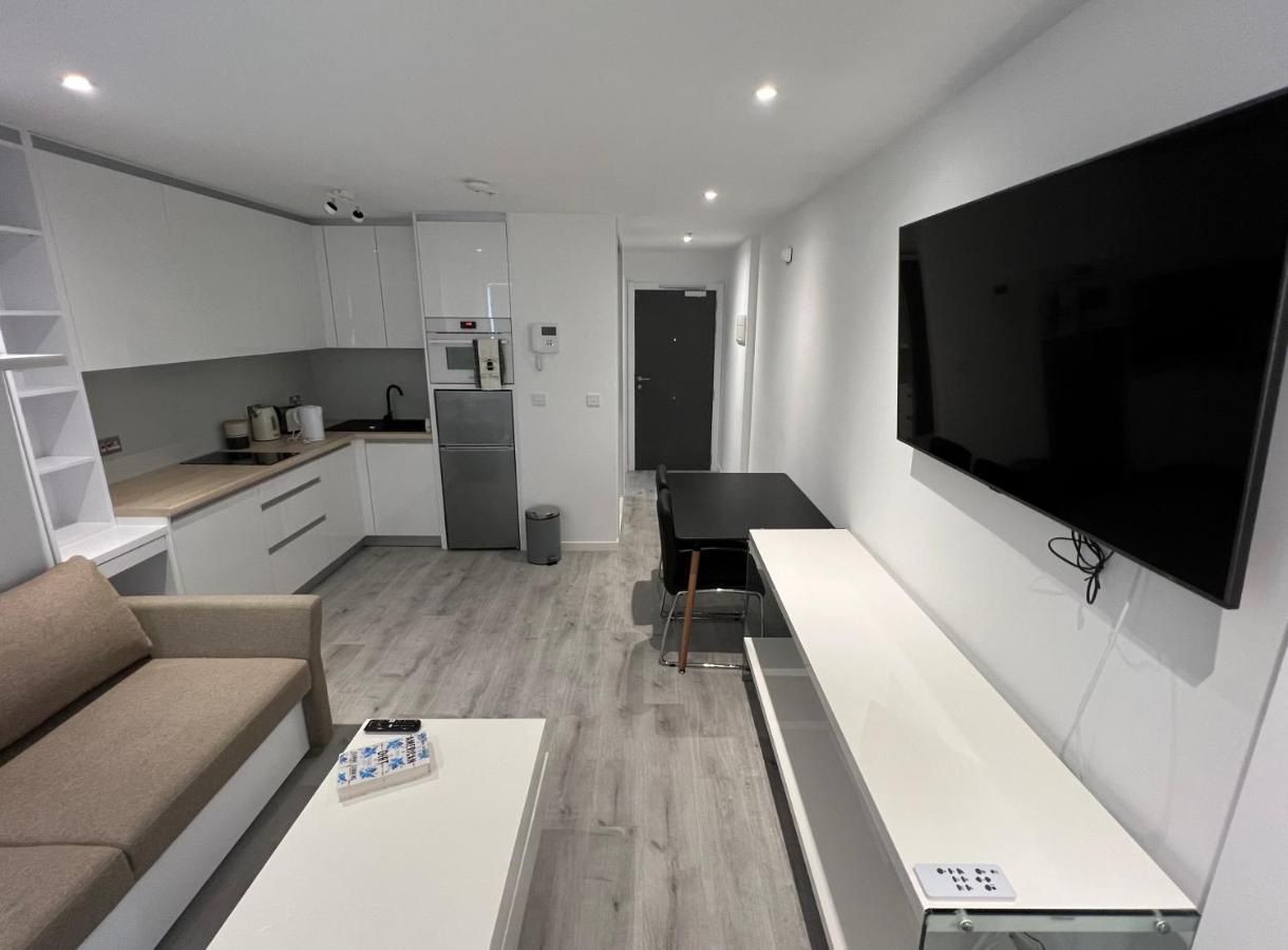 Modern Studio Apartment In Gibraltar - The Hub Экстерьер фото