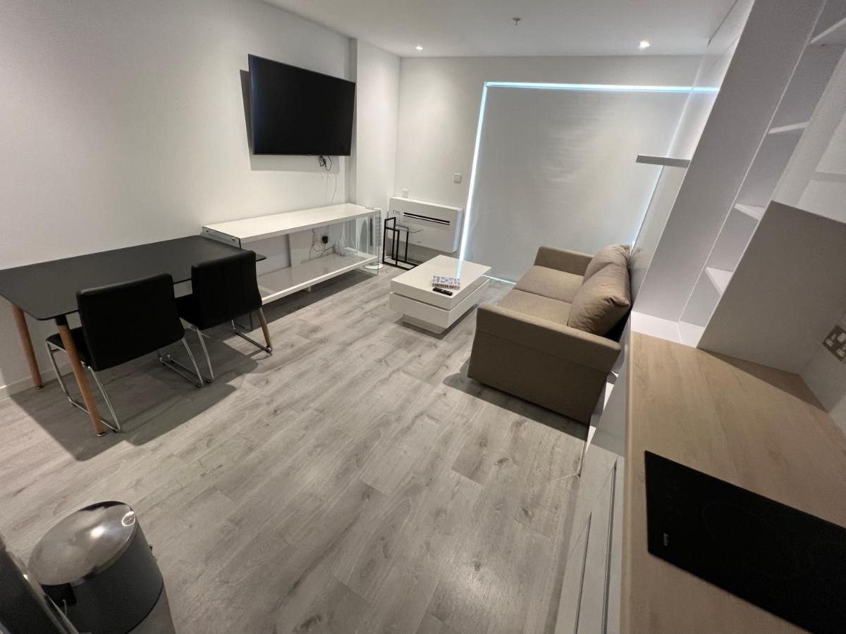 Modern Studio Apartment In Gibraltar - The Hub Экстерьер фото